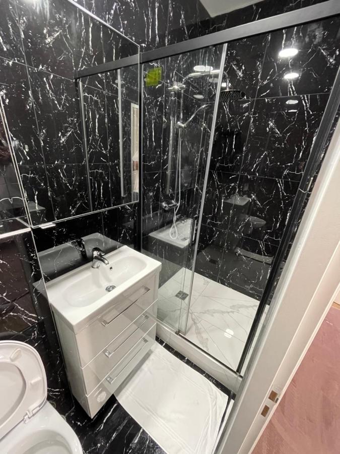 Saint Martin Family Apartment Париж Экстерьер фото
